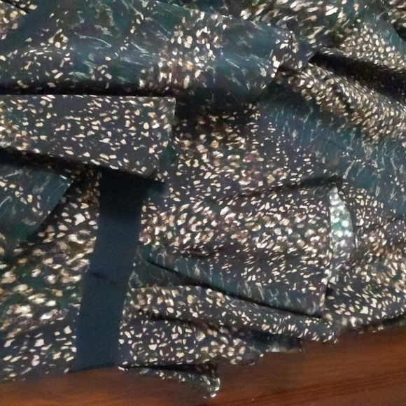 Cynthia Steffe Ruffle V Neck Animal Print Straight Silk Dress Size 12 - Picture 7 of 13